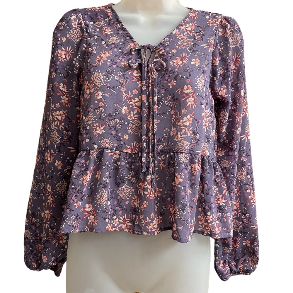 WILD SKYE Long Sleeve Peplum Top Purple and Pink Floral 100% Polyester Sz Small